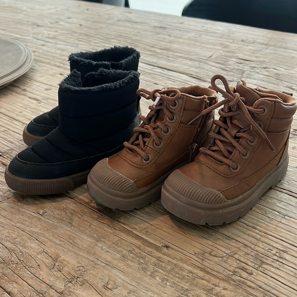 Set of 2 boys Boots - Picture 1 of 12